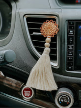 Load image into Gallery viewer, Rattan Sun Car Air Vent Diffuser
